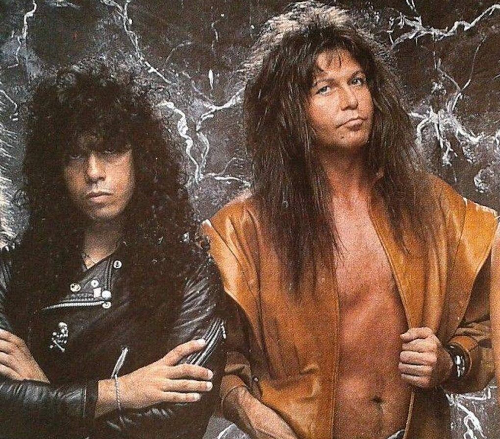 blackie lawless y frankie banali vitrina rock