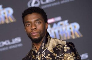 chadwickboseman_black panther vitrina rock