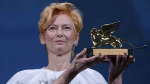Tilda Swinton vitrina rock