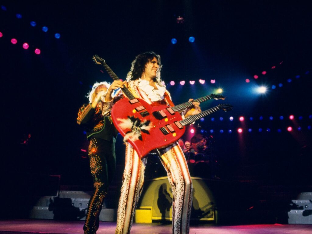 Heart-Shaped Triple Neck – Steve Vai